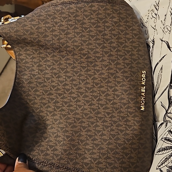 Michael Kors purse, wallet and makeup bag - Picture 2 of 9